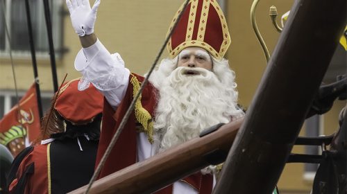 Een feestelijke terugkeer van Sinterklaas in Jutphaas