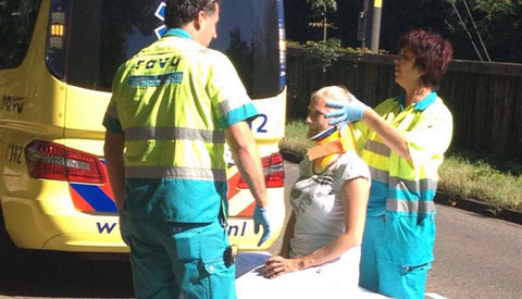 Vrouw gewond na aanrijding op de A.C. Verhoefweg