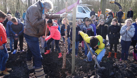 Koningin Julianaschool helpt de natuur een handje!