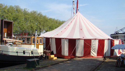 Bijzondere schepen op de helling bij Museumwerf Vreeswijk