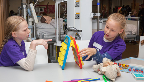 Geen school, dolle pret in het Sint Antonius ziekenhuis met Antonius Kinderdag