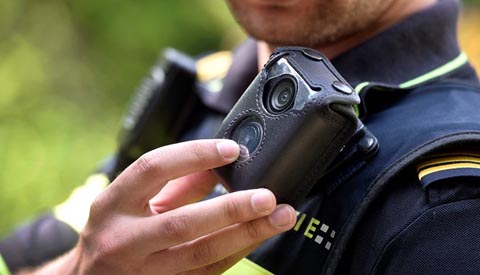 Politieagenten in o.a. Nieuwegein gaan experimenteren met bodycams