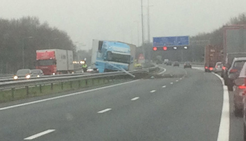 Dode en gewonden bij ongeluk op de A27 bij Nieuwegein