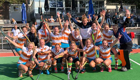 Dames A1 Mixed Hockey Club Nieuwegein (MHCN) naar de Play Offs
