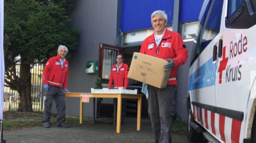 Rode Kruis opent inzamelpunt in Nieuwegein: ‘Lever mondkapjes en veiligheidsbrillen in’