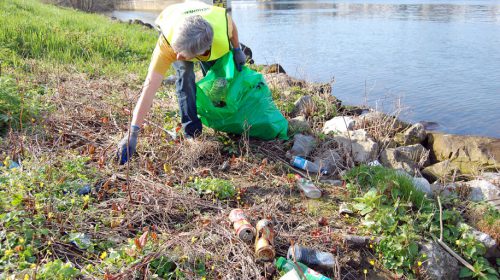 Gezocht: vrijwilligers die plastic afval op de Lekoevers in willen kaart brengen