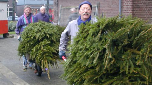 Start kerstbomenverkoop bij de Nicolaas- en de Barbarakerk in Nieuwegein