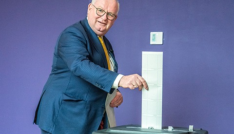 Column burgemeester Frans Backhuijs: ‘Politiek moet verbinden’