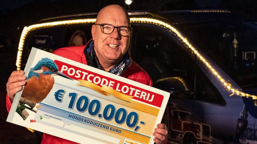 Bewoners Mandolahof winnen € 100.000,- bij de Postcode Loterij