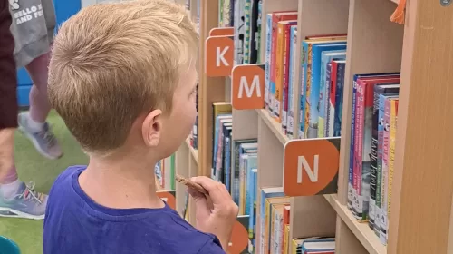 Feestelijke opening nieuwe schoolbibliotheken op de Beatrixschool