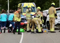 Twee auto’s frontaal op elkaar gebotst bij Jutphasebrug