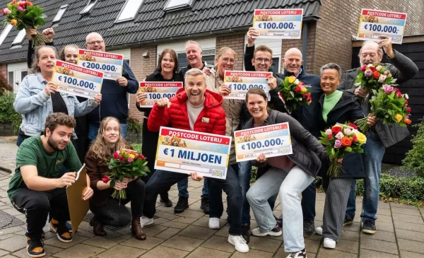 Negen inwoners uit Nieuwegein verdelen 1 miljoen euro van de Postcode Loterij