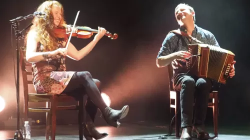 Meeslepend Folkconcert van superduo Walther/Cutting bij de Trekzakacademie