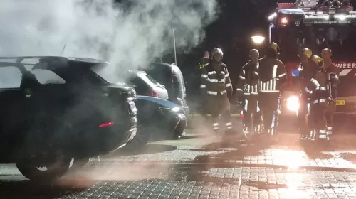 Auto totaal uitgebrand aan de Robijndrift