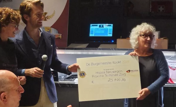 Burgemeester kookt 2024 haalt € 25.000 op voor het Hospice Nieuwegein