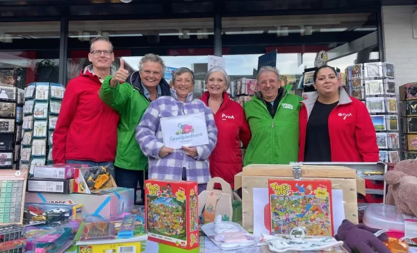 Succesvolle Sint inzamelactie voor de speelgoedbank in Nieuwegein