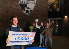 Voetbalvereniging JSV Nieuwegein ontvangt 5.000 euro van VriendenLoterij