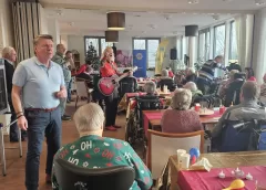 Lionsclub Nieuwegein deelt oliebollen uit !